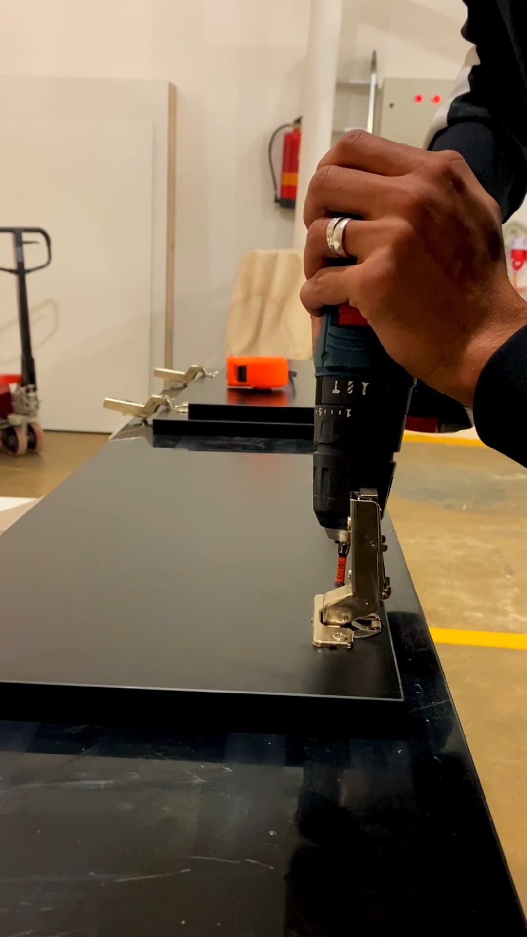 Scie à panneaux de précision