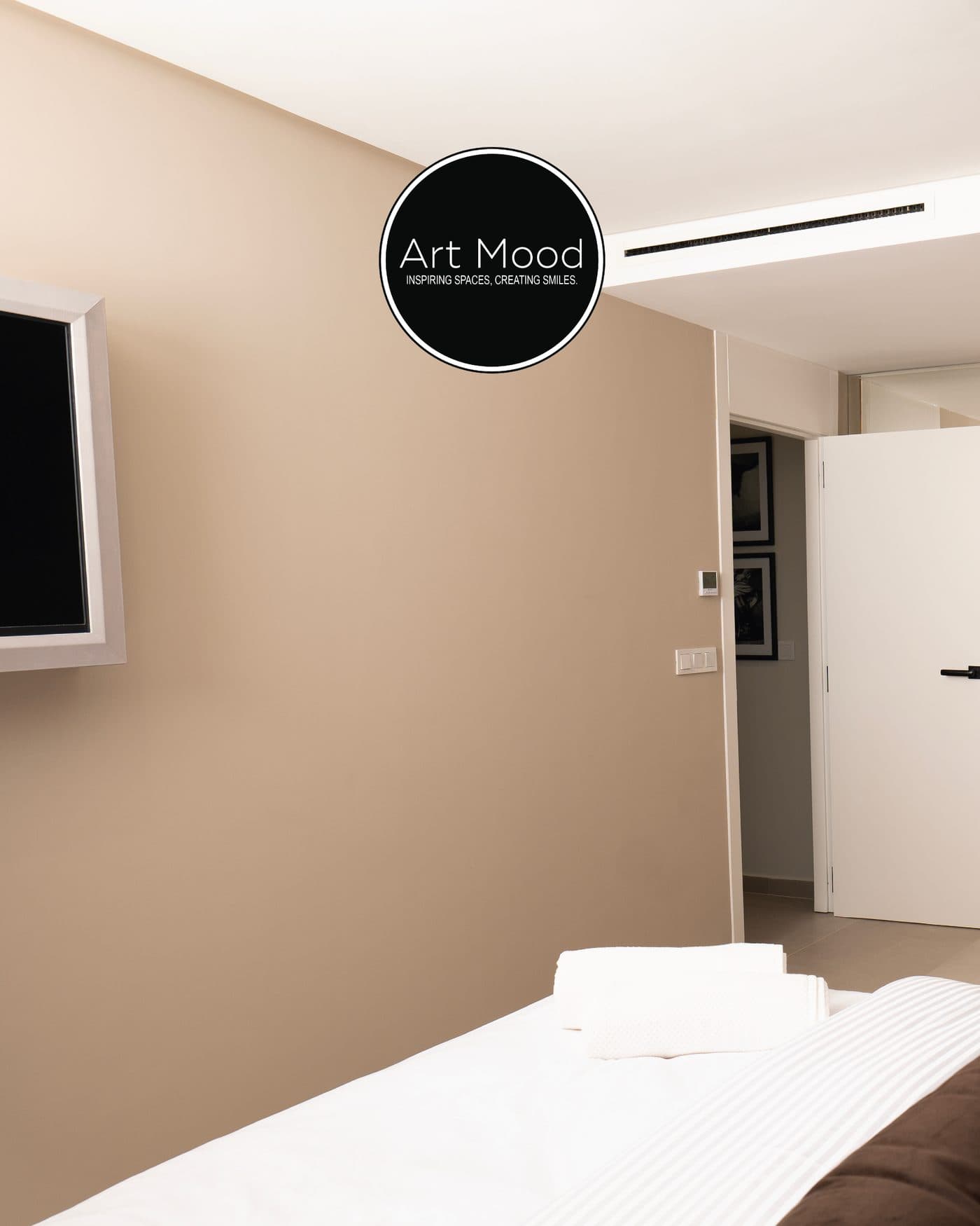 Chambre TV murale intégrée